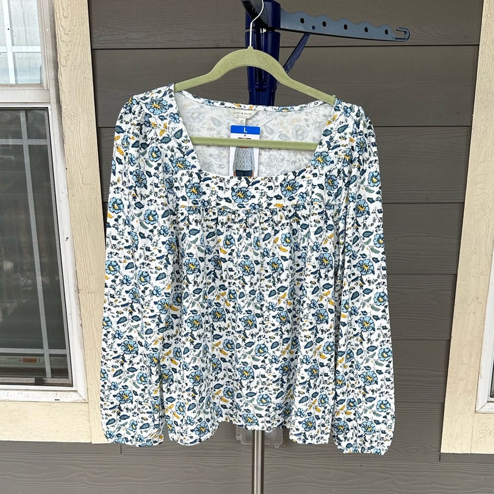 Lucky Brand NWT blue floral long sleeve blouse. Size Large